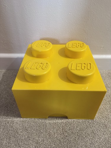 Lego yellow brick style - lego,